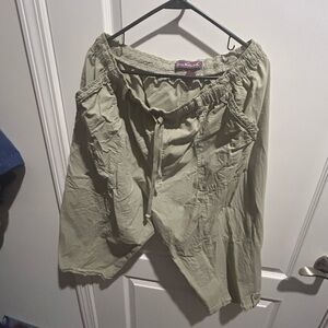 Gloria Vanderbilt Olive Women's Cargo Shorts